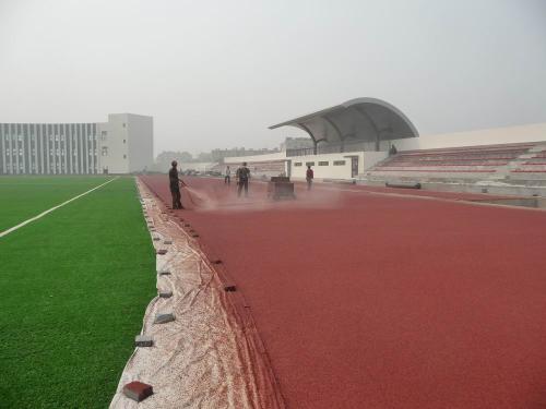 翻新人造草坪應(yīng)該注意什么